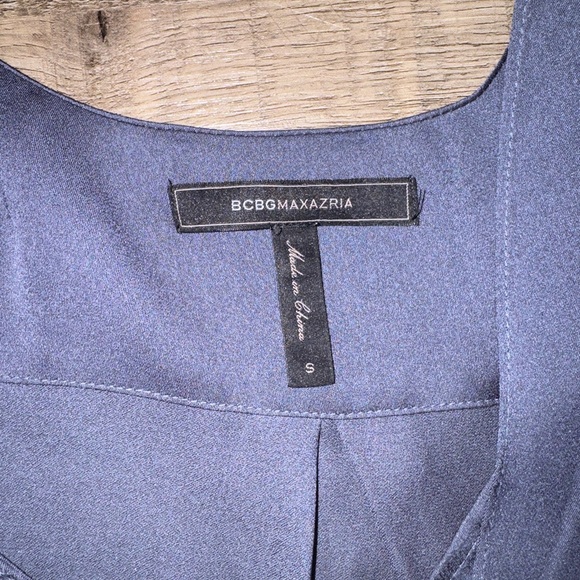 BCBGMAXAZRIA $178 Faux Wrap Chiffon Blouse Long Sleeve Size Small - Picture 2 of 8